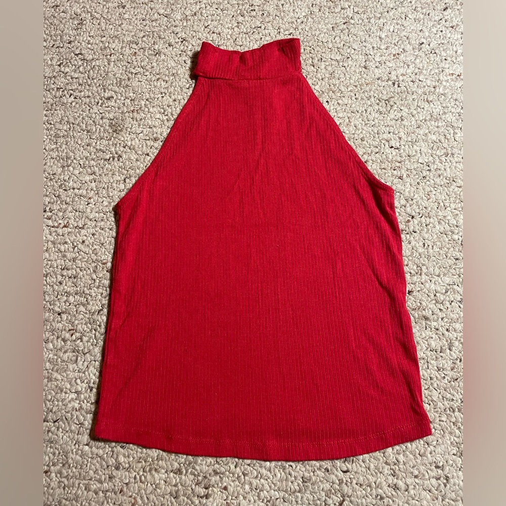 Red mock neck tank top🍒